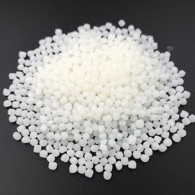 Kepadatan 1.3-1.45 G/cm3 Granul PVC untuk Bahan Cetakan Injeksi yang Tahan Lama
